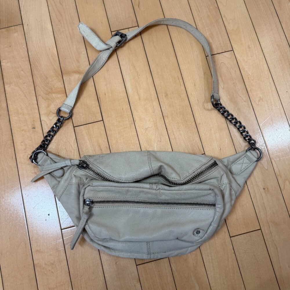 FREE PEOPLE Archer Leather Sling Bag Fanny Pack Cream Crossbody Bag - Picture 3 of 7